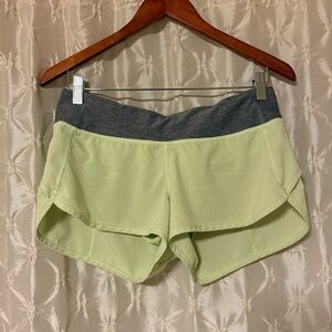 Lululemon Run: Speed Short Stretch
Clear Mint Neon Green Heathered Slate Gray